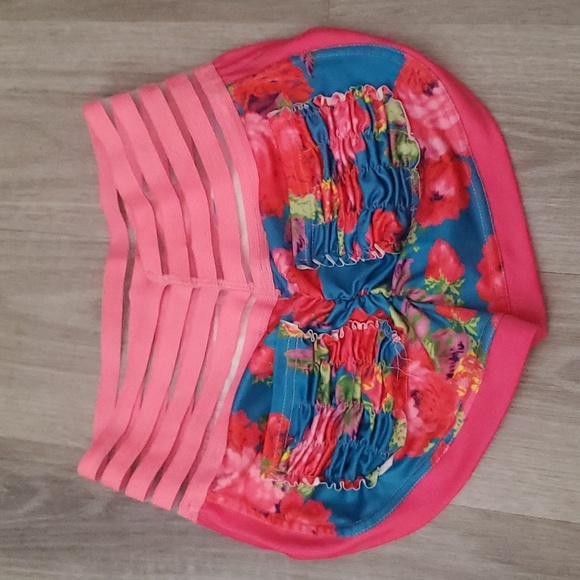 Floral mesh shorts - Picture 2 of 4